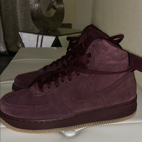 Air Force 1 High LV8 - Picture 3 of 3